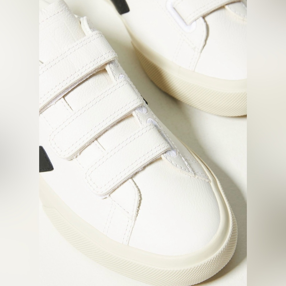 Veja Women's White Sneaker with Black V Detail - Picture 5 of 11